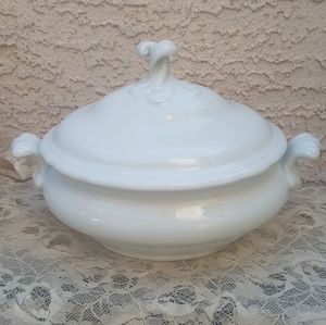 Vintage Hutschenreuther Germany Solid White Porcelain Tureen